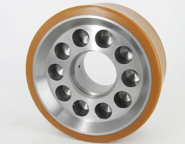 Polyurethane drive wheel for stacker