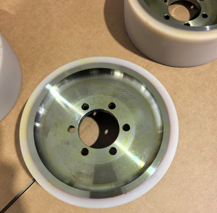 Heavy AGV load bearing wheels